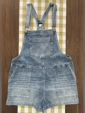 Aerie Denim Short Overalls - Light Blue